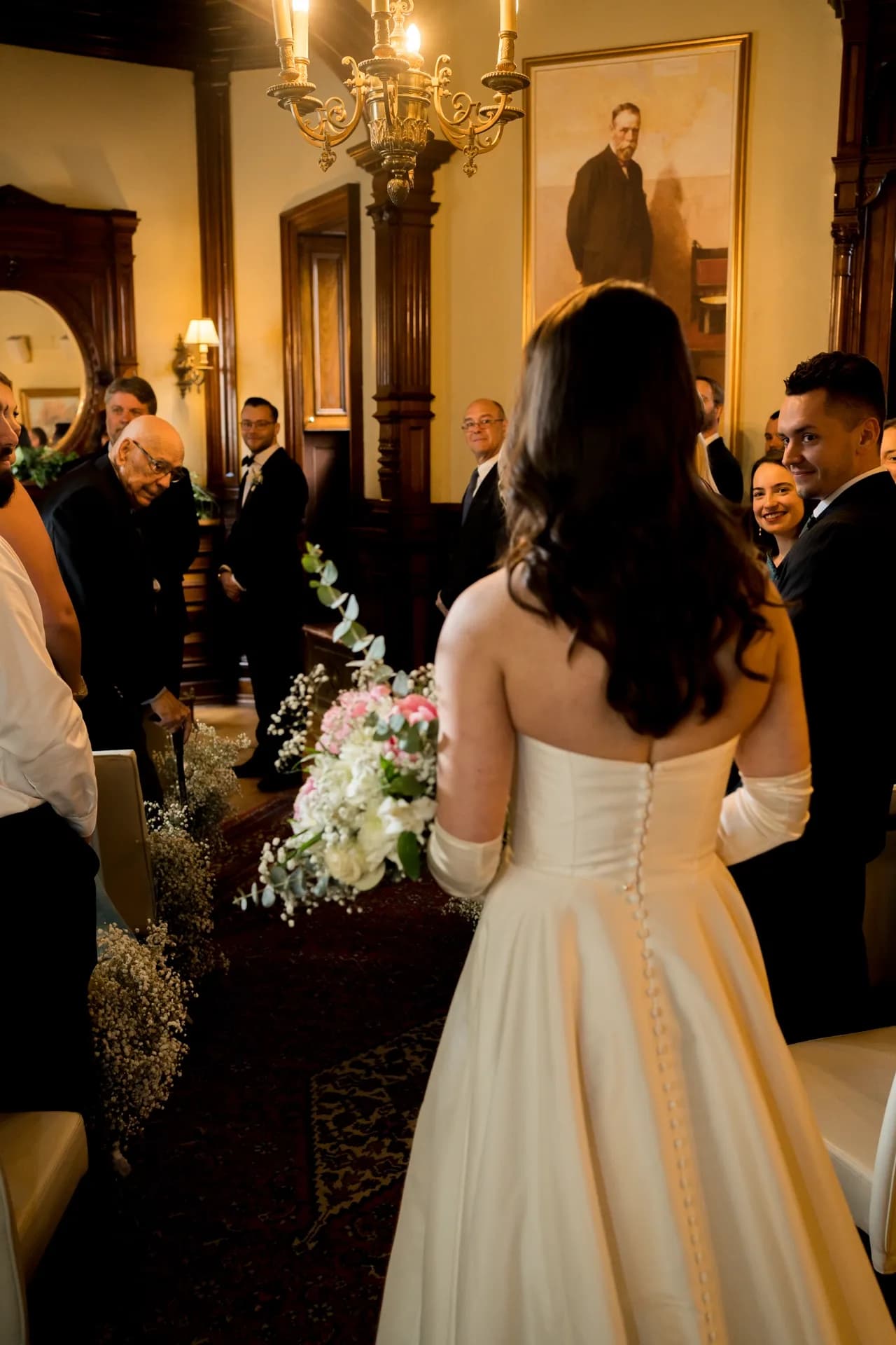 La mariée rejoint la cérémonie